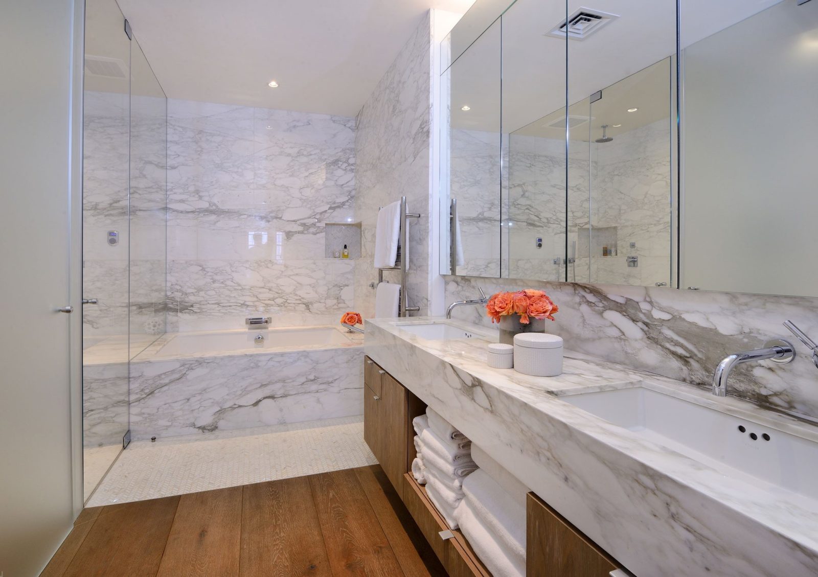 Мраморная ванная комната: особенности дизайна и полезные советы